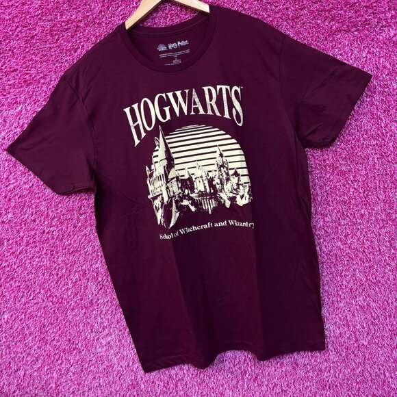 Hogwarts School of Witchcraft and Wizardry Tshirt size XL - Picture 3 of 4